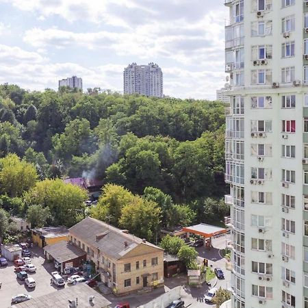 Navit Apartments With Breakfast, Near The Railway Station, The City Center And The Park Kyiv Exterior photo