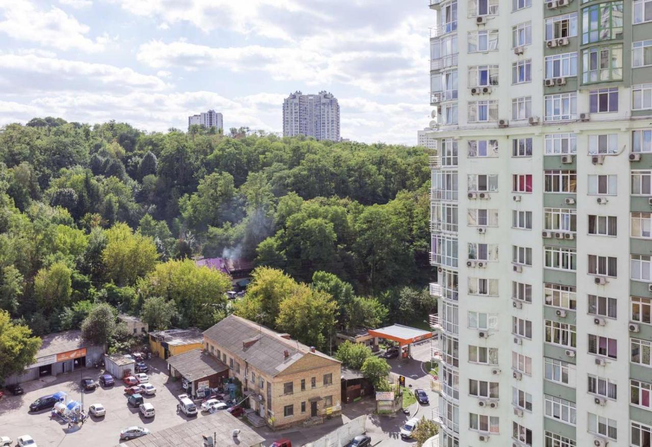 Navit Apartments With Breakfast, Near The Railway Station, The City Center And The Park Kyiv Exterior photo