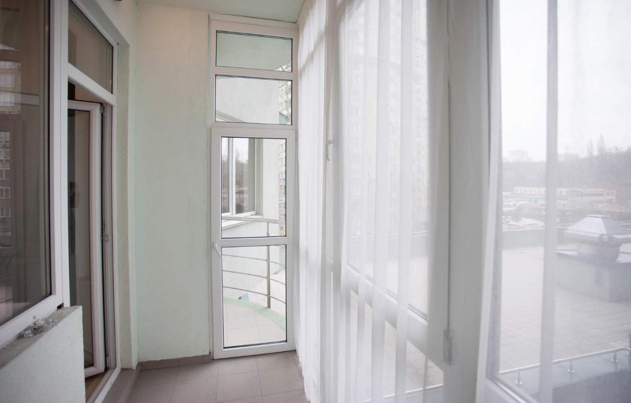 Navit Apartments With Breakfast, Near The Railway Station, The City Center And The Park Kyiv Exterior photo