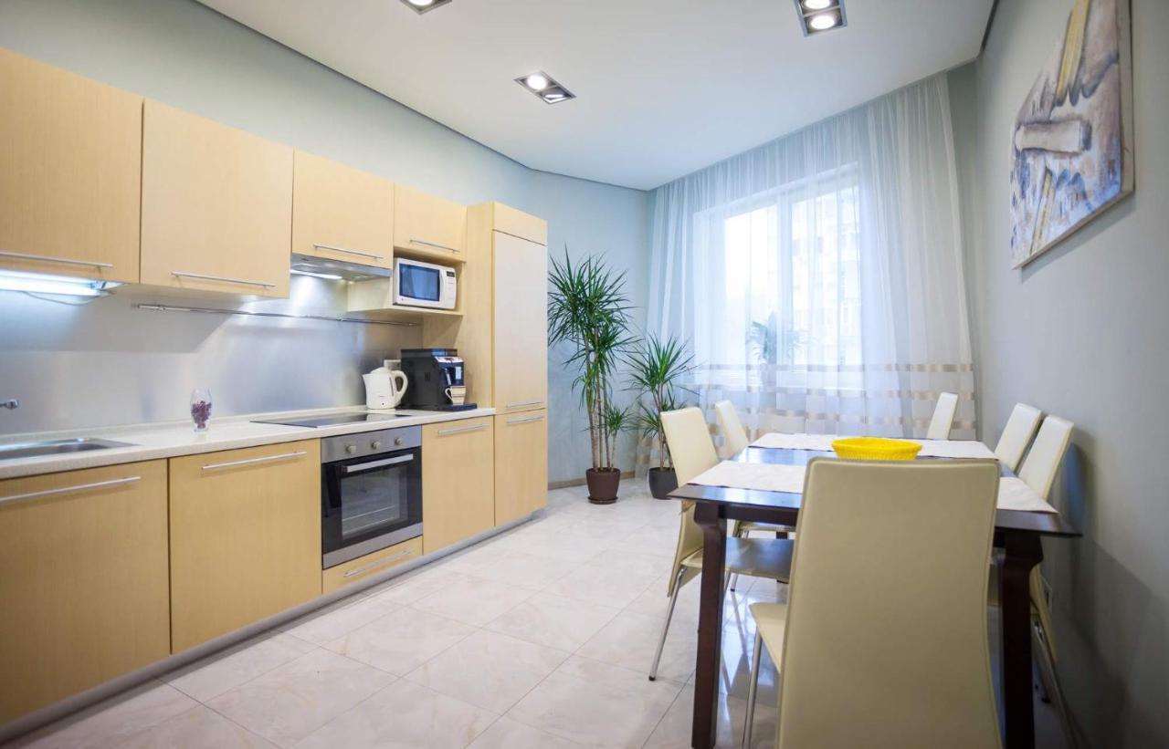 Navit Apartments With Breakfast, Near The Railway Station, The City Center And The Park Kyiv Exterior photo