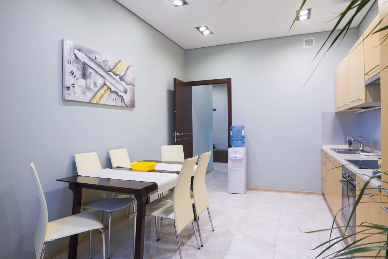 Navit Apartments With Breakfast, Near The Railway Station, The City Center And The Park Kyiv Exterior photo